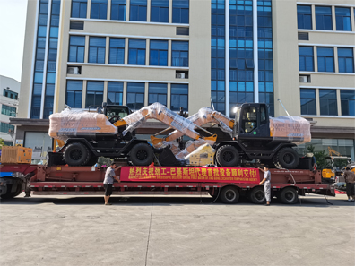 El primer lote de 13 toneladas excavadoras entregado por el Pakistán de los agentes fue entregado con éxito!